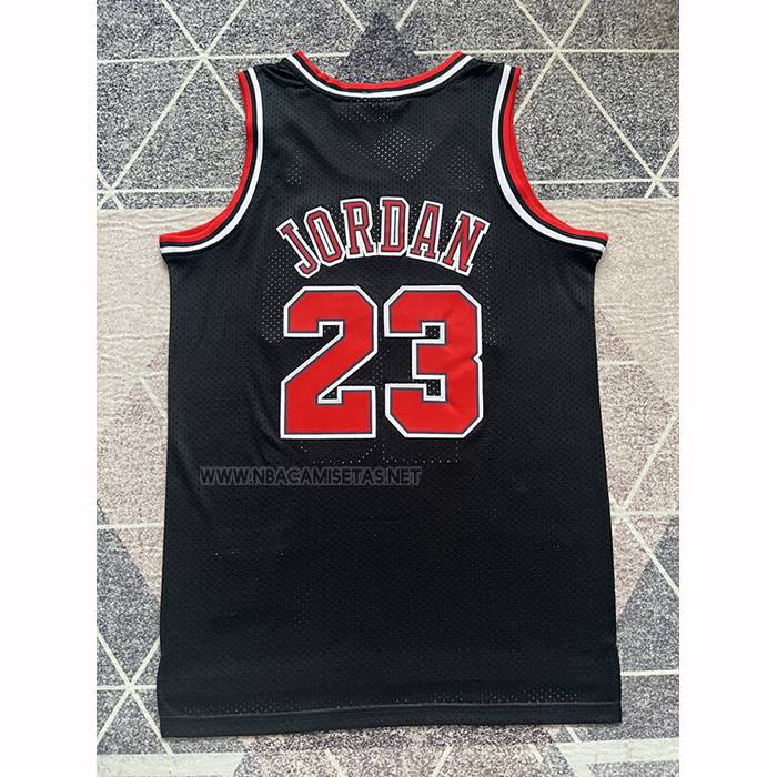Camiseta Chicago Bulls Michael Jordan NO 23 Mitchell & Ness 1997-98 Negro Firmada